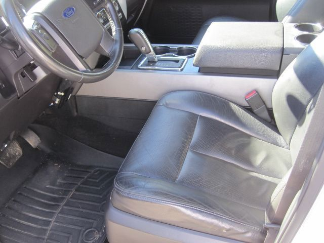 2011 Ford EXPEDITION Base