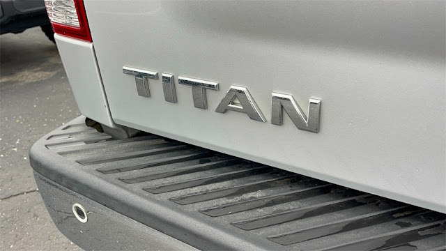 2013 Nissan Titan SV