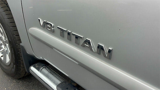 2013 Nissan Titan SV
