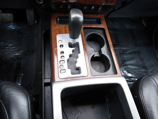2012 Nissan Titan SL 4x4 4dr Crew Cab SWB Pickup