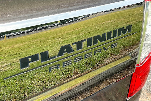 2016 Nissan Titan XD Platinum Reserve 2WD Crew Cab Diesel