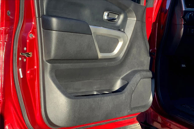 2019 Nissan Titan XD SV 4x4 Diesel Crew Cab