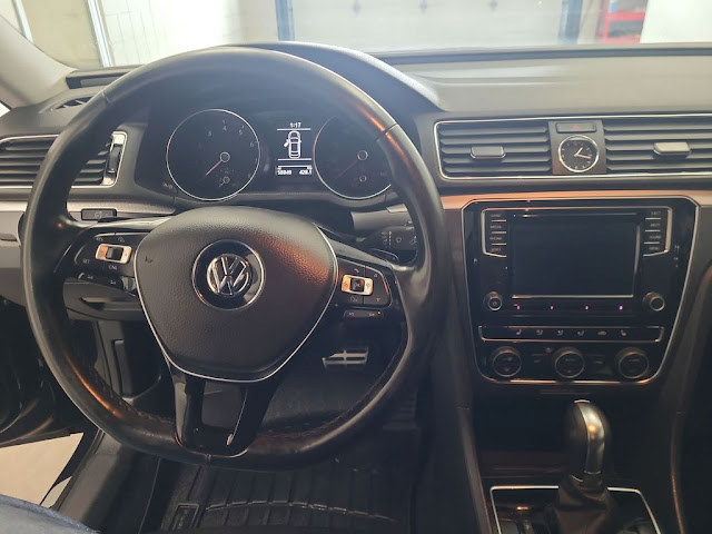 2017 Volkswagen Passat 1.8T R-Line