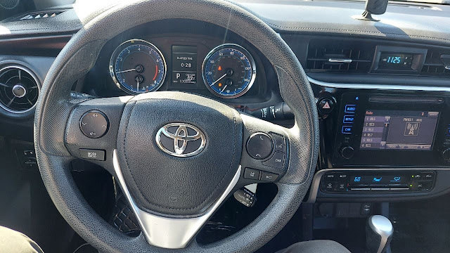 2017 Toyota Corolla LE 4dr Sedan