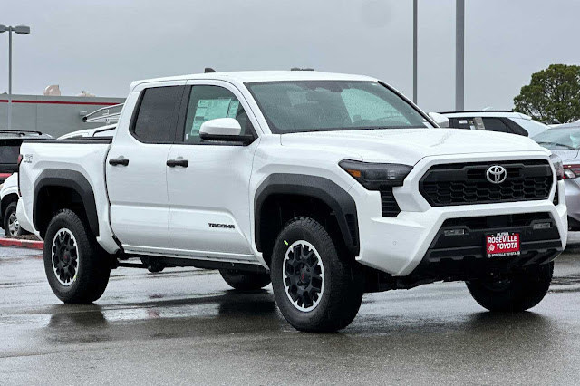 2024 Toyota Tacoma TRD Off Road Double Cab 5  Bed AT