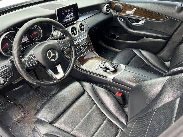 2015 Mercedes Benz C-Class 4dr Sdn C 300 Luxury 4MATIC
