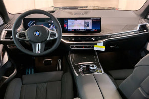 2025 BMW X7