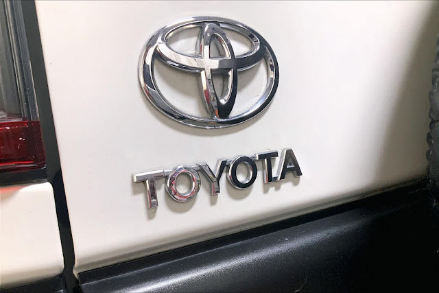 2014 Toyota FJ Cruiser Base