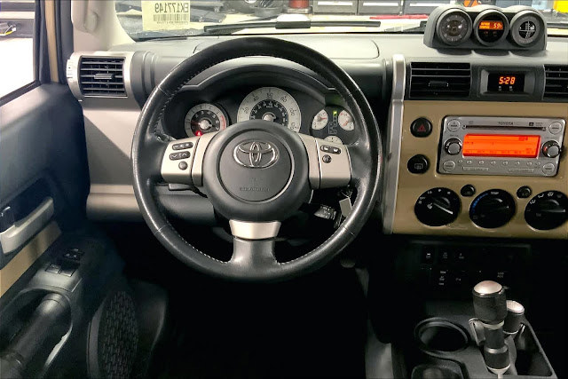 2014 Toyota FJ Cruiser Base