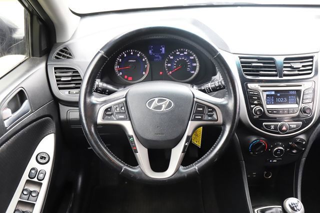 2016 Hyundai ACCENT Sport