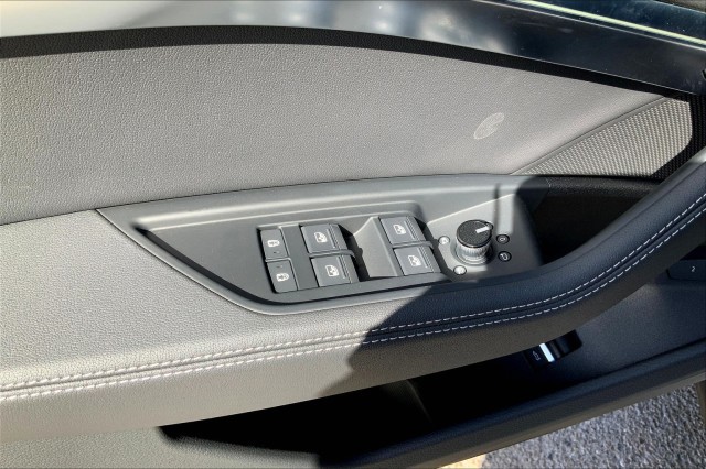 2023 Audi e-tron Sportback S line Premium
