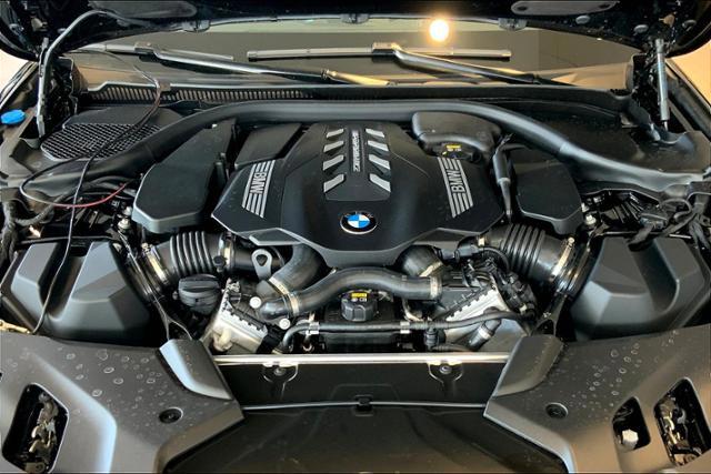 2023 BMW 5 Series M550i xDrive Sedan