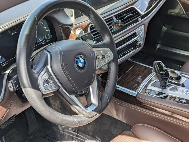 2022 BMW 7 Series 745e xDrive