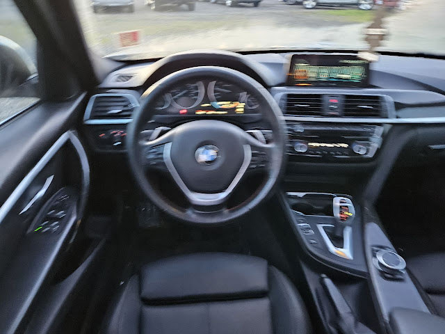 2017 BMW 3 Series 330i xDrive AWD 4dr Sedan