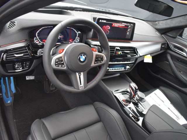 2023 BMW M5 