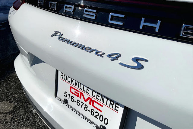 2018 Porsche Panamera 4