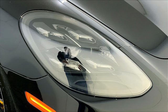 2022 Porsche Panamera Turbo S