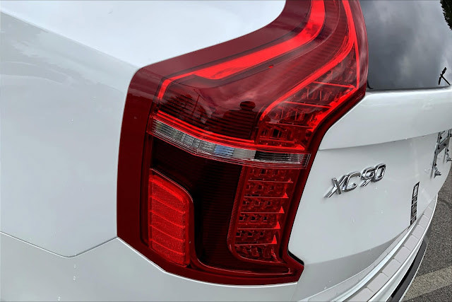 2024 Volvo XC90 Plus Bright Theme