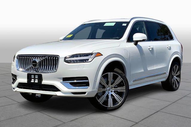 2024 Volvo XC90 Recharge Plug-In Hybrid Ultimate Bright Theme