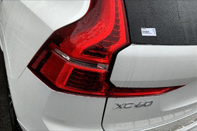 2023 Volvo XC60 B5  Plus Dark Theme
